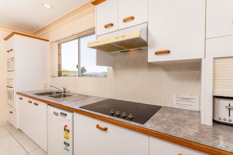 Stylish Unit Opposite Foreshore - Sylvan Beach Esp, Bellara - Northern Rivers Accommodation 2