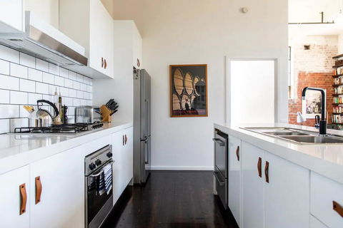 Stylish Warehouse Conversion In The Heart Of Fitzroy - Northern Rivers Accommodation 2
