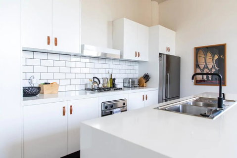 Stylish Warehouse Conversion In The Heart Of Fitzroy - Northern Rivers Accommodation 3