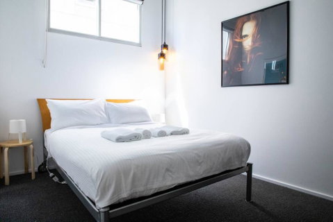 Stylish Warehouse Convert 2 Bedroom Apartment - Northern Rivers Accommodation 3