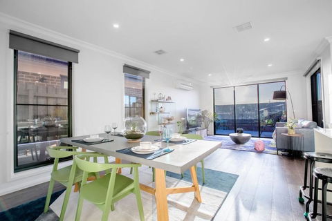 StylishTownhouse@Narre Warren/TrainStation/SC - Northern Rivers Accommodation 3