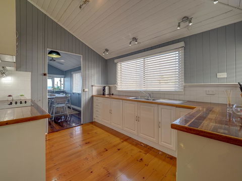 Sublime Beachfront Queenslander On The Esplanade - Northern Rivers Accommodation 1