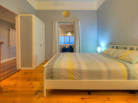 Sublime Beachfront Queenslander On The Esplanade - Northern Rivers Accommodation 3