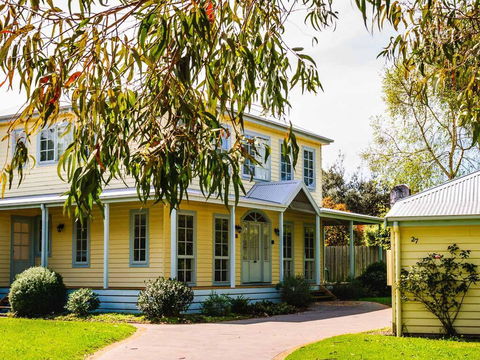 Summer Days - Northern Rivers Accommodation 0