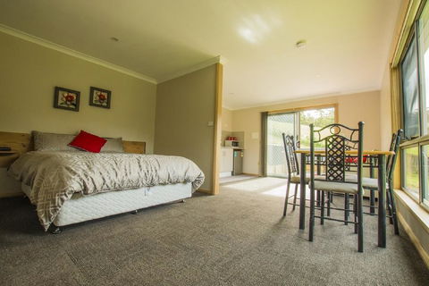 Sunny Gum - Northern Rivers Accommodation 3
