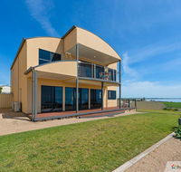Sunset Cove Beach House - Northern Rivers Accommodation