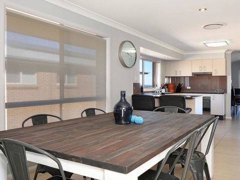 Sunset Over Neptune - Pet Friendly, 5 Min To Beach - Northern Rivers Accommodation 2