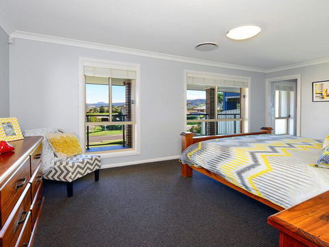 Sunset Over Neptune - Pet Friendly, 5 Min To Beach - Northern Rivers Accommodation 3