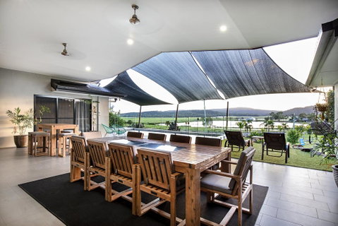 Sunset Retreat Airlie Beach Rural Getaway - Northern Rivers Accommodation 3