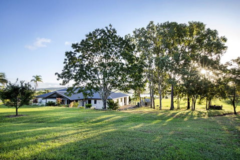 Sunset Retreat Airlie Beach Rural Getaway - Northern Rivers Accommodation 1