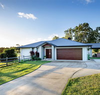 Sunset Retreat Airlie Beach Rural Getaway - Northern Rivers Accommodation