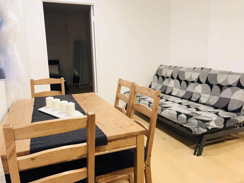 Sunset View 2 Bedroom Apt Next To Station - Northern Rivers Accommodation 1
