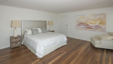 Surfers Ave Retreat Narrawallee - Northern Rivers Accommodation 1