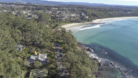 Surfers Ave Retreat Narrawallee - Northern Rivers Accommodation 0