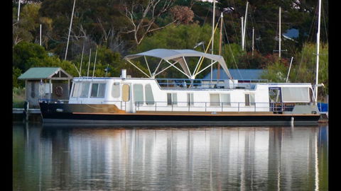 Swamp Fox Luxury 2BR Dutch Barge - Northern Rivers Accommodation 2