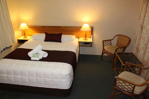 Tabourie Lake Motor Inn - Northern Rivers Accommodation 2