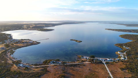 Tall Pines Beach House At Mount Dutton Bay (part Of Coffin Bay Waterways) - Northern Rivers Accommodation 0