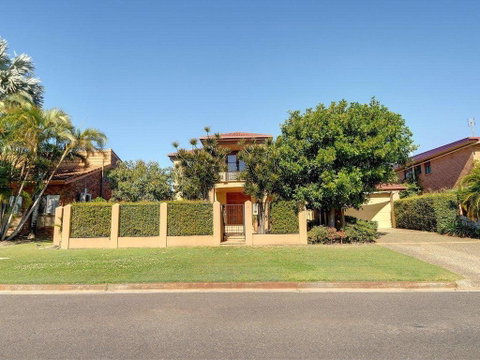 Tarcoola 41 - 5 BDRM Canal Home With Pool - Northern Rivers Accommodation 1