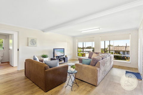 TASSIE SEASIDE SERENITY - L'Abode Accommodation - Northern Rivers Accommodation 1