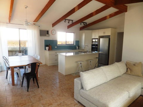 TERRIFIC ON TAMARA CRESCENT - Northern Rivers Accommodation 3