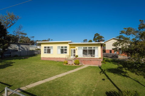 The 50's Beach House - Northern Rivers Accommodation 1