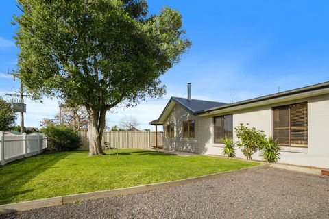 THE ASHMAN HOUSE - Modern And Close To Town - Northern Rivers Accommodation 3