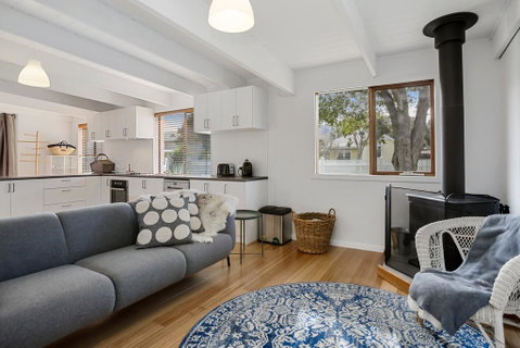 THE ASHMAN HOUSE - Modern And Close To Town - Northern Rivers Accommodation 1