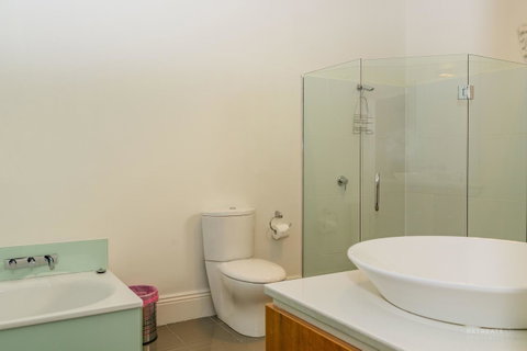 Roxburgh House Apartments - Northern Rivers Accommodation 4