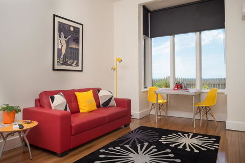 Penguin Waterfront Escape - Northern Rivers Accommodation 18