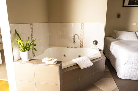 Little Norfolk Bay Events And Chalets - Northern Rivers Accommodation 8