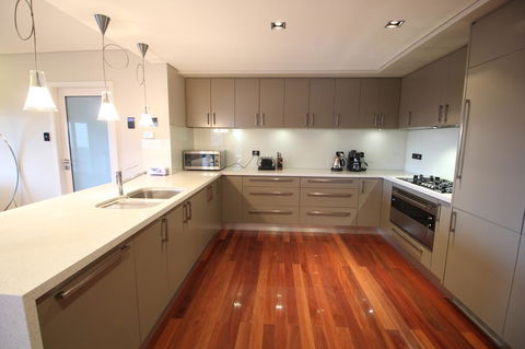 Sunny 3 Bedroom Apartment In Sandy Bay - Northern Rivers Accommodation 3