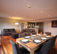 Sunny 3 Bedroom Apartment in Sandy Bay - Northern Rivers Accommodation