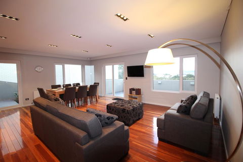 Sunny 3 Bedroom Apartment In Sandy Bay - Northern Rivers Accommodation 6