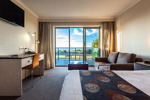 Beachfront Bicheno - Northern Rivers Accommodation 0