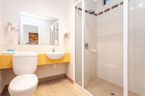 Beachfront Bicheno - Northern Rivers Accommodation 3
