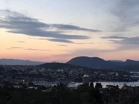 The View 2 Bed Unit With Stunning Hobart Outlook - Northern Rivers Accommodation 2