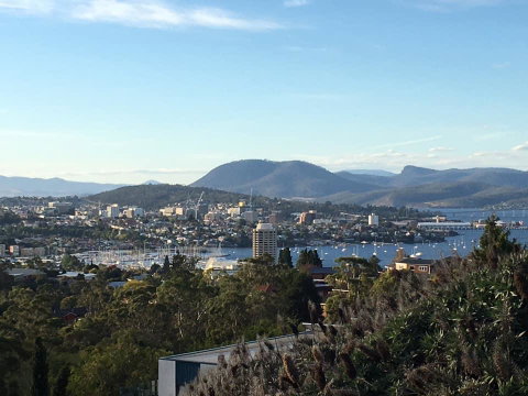 The View 2 Bed Unit With Stunning Hobart Outlook - Northern Rivers Accommodation 0