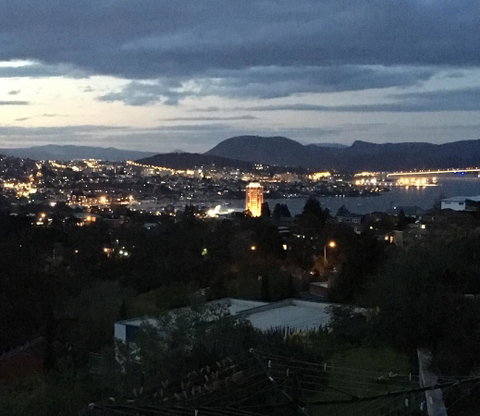 The View 2 Bed Unit With Stunning Hobart Outlook - Northern Rivers Accommodation 24