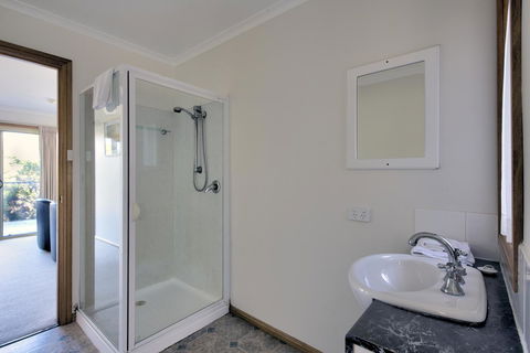 Freycinet Sanctuary 5 - Northern Rivers Accommodation 8