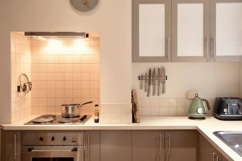 Lotus Gogh Apartment - Northern Rivers Accommodation 9