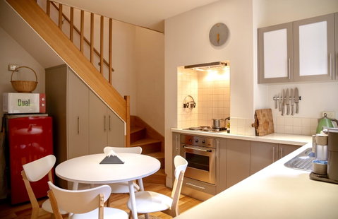 Lotus Gogh Apartment - Northern Rivers Accommodation 8