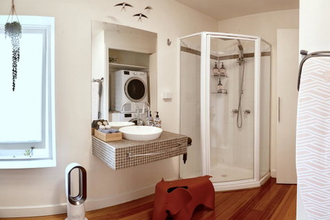 Lotus Gogh Apartment - Northern Rivers Accommodation 24