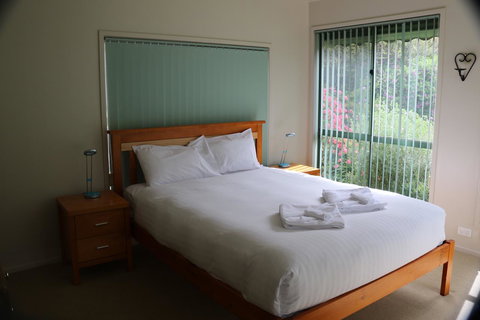 Hazards Beach House - Northern Rivers Accommodation 12