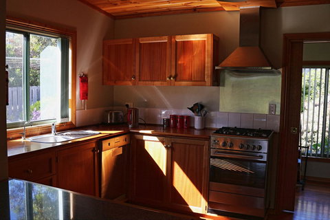 Hazards Beach House - Northern Rivers Accommodation 4