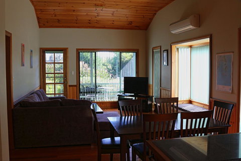 Hazards Beach House - Northern Rivers Accommodation 8