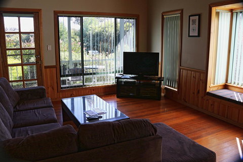 Hazards Beach House - Northern Rivers Accommodation 7