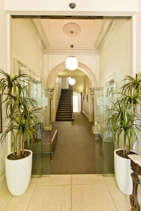 Deloraine Hotel - Northern Rivers Accommodation 18
