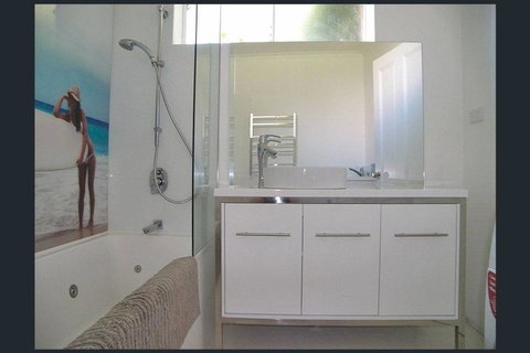 Hobart Colonial Apartment - Northern Rivers Accommodation 2