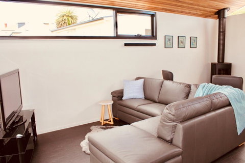 Omaroo House - Panoramic Water Views - Northern Rivers Accommodation 10