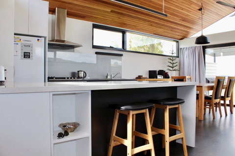 Omaroo House - Panoramic Water Views - Northern Rivers Accommodation 14